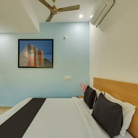 Super Townhouse Qualia Prime Hotel Near Nexus Mall 海得拉巴 外观 照片