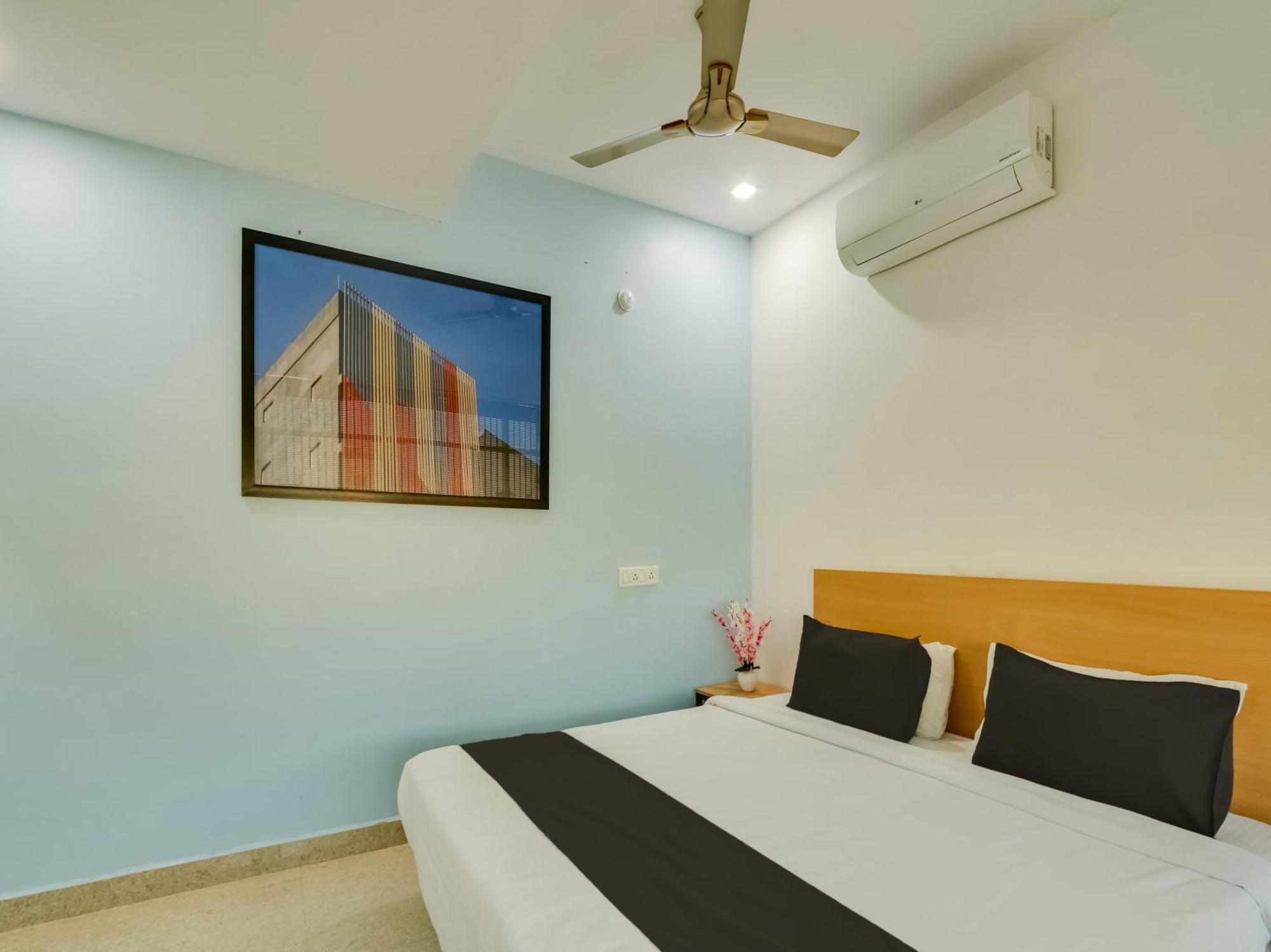 Super Townhouse Qualia Prime Hotel Near Nexus Mall 海得拉巴 外观 照片