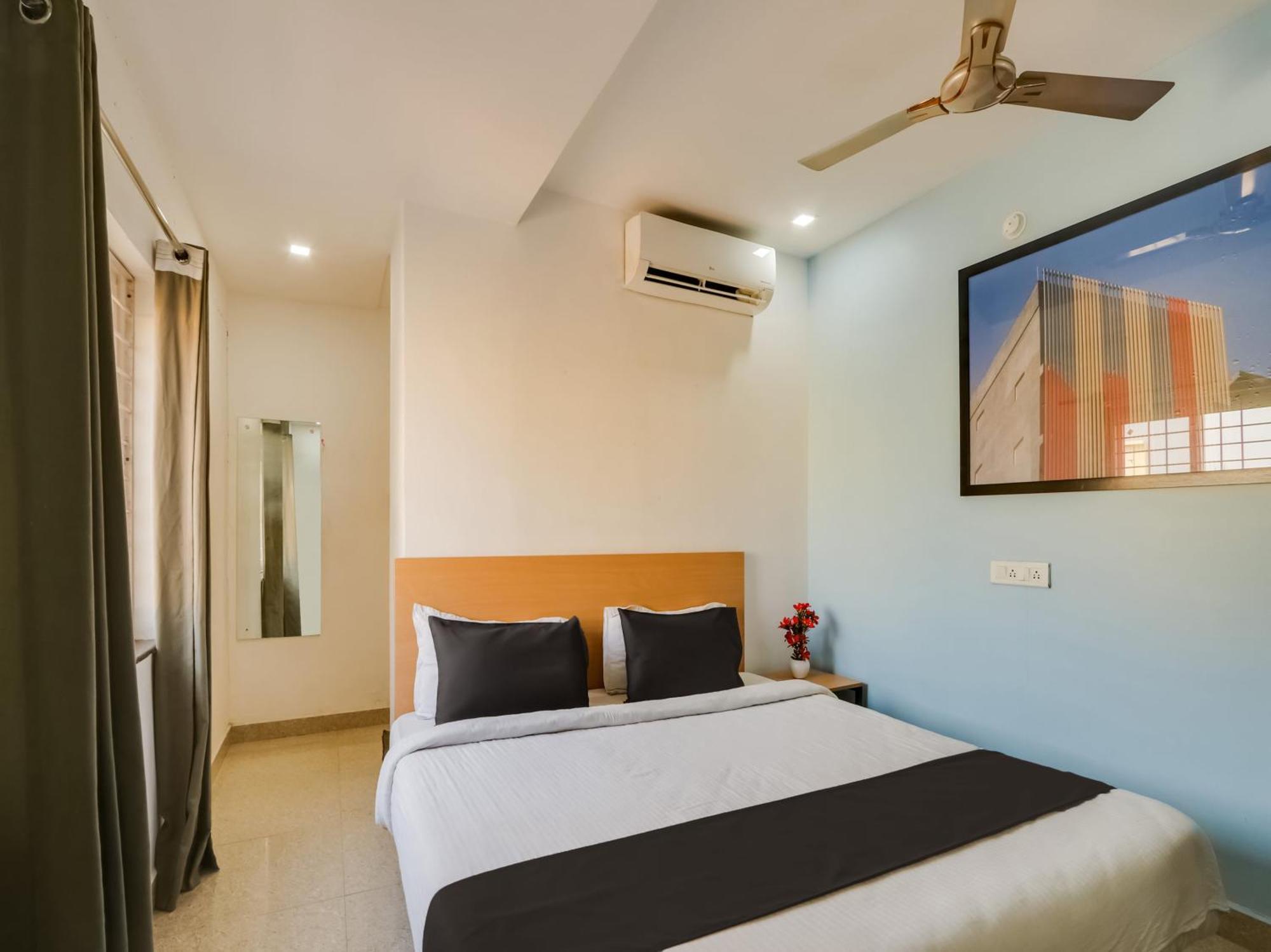 Super Townhouse Qualia Prime Hotel Near Nexus Mall 海得拉巴 外观 照片