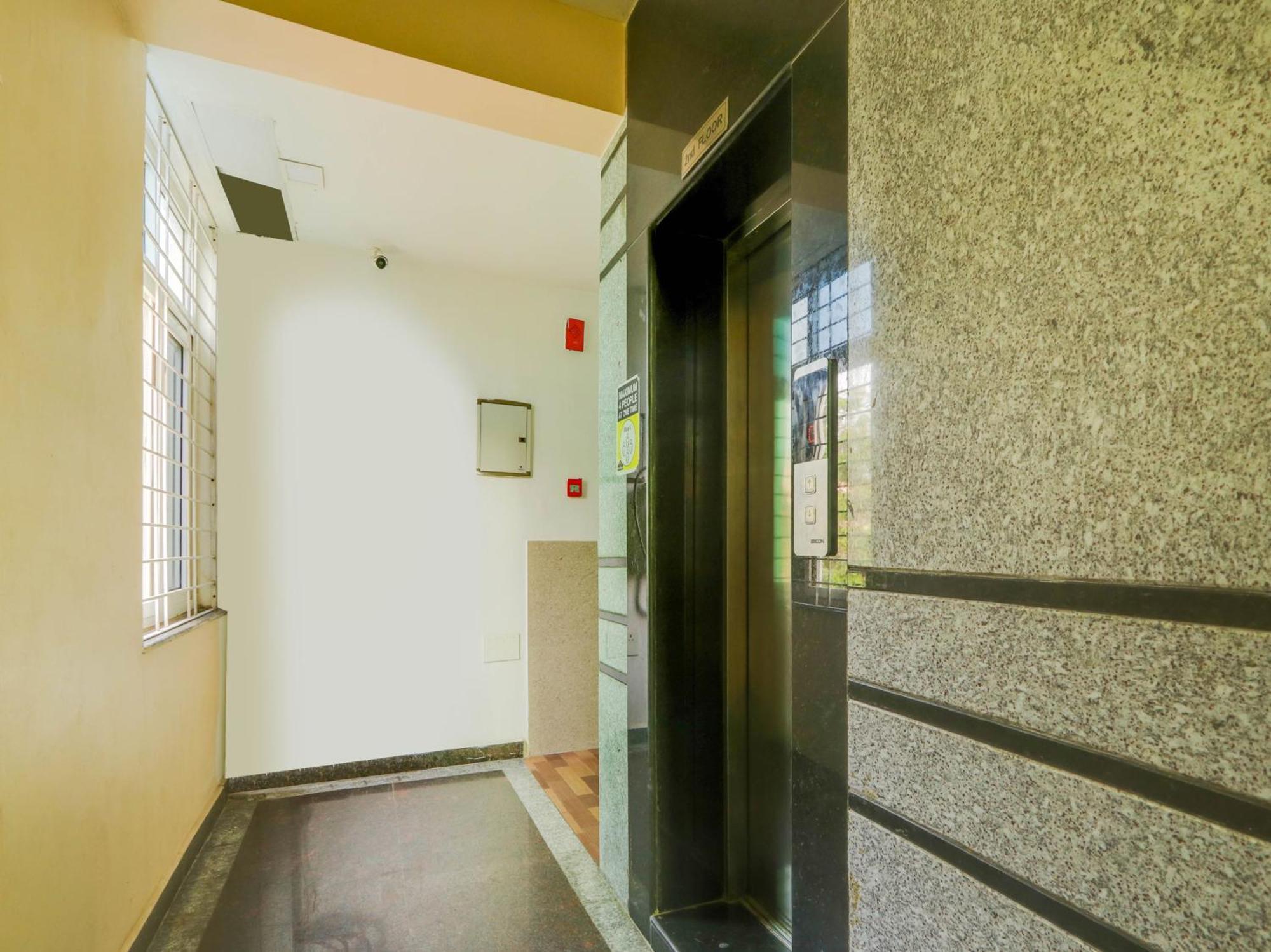 Super Townhouse Qualia Prime Hotel Near Nexus Mall 海得拉巴 外观 照片